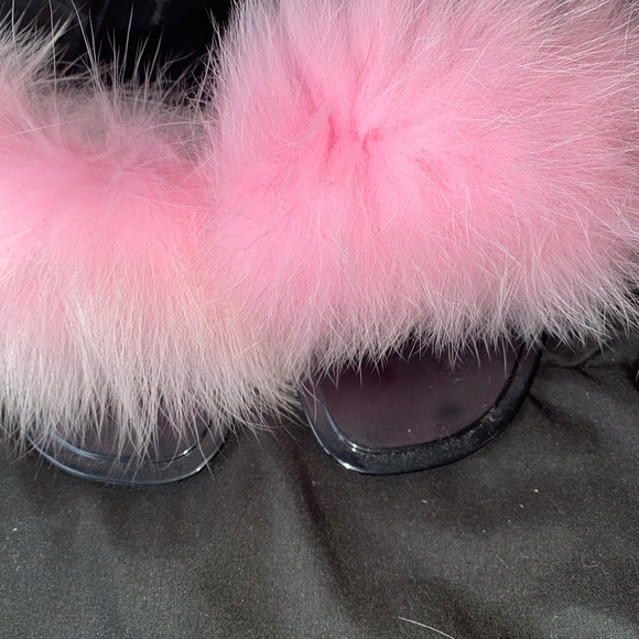 Pink Fur Slides Size 9 - Picture 2 of 4